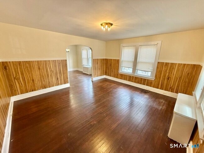 Building Photo - 26 Bridgeport Ave