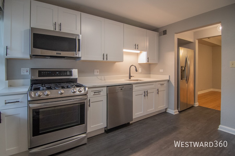 Photo - 844 W Lakeside Pl -1W