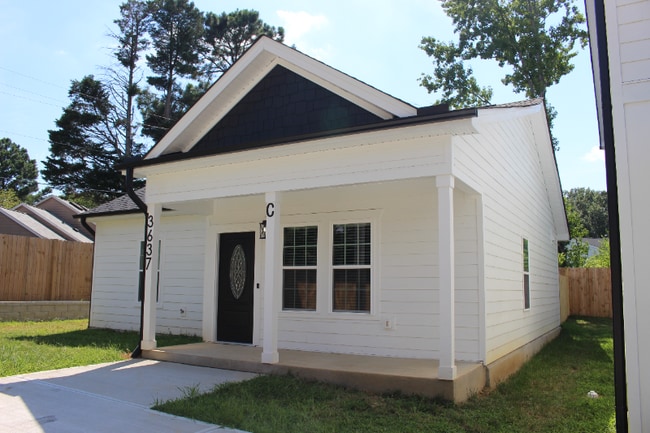 Building Photo - 3637 Guess Rd