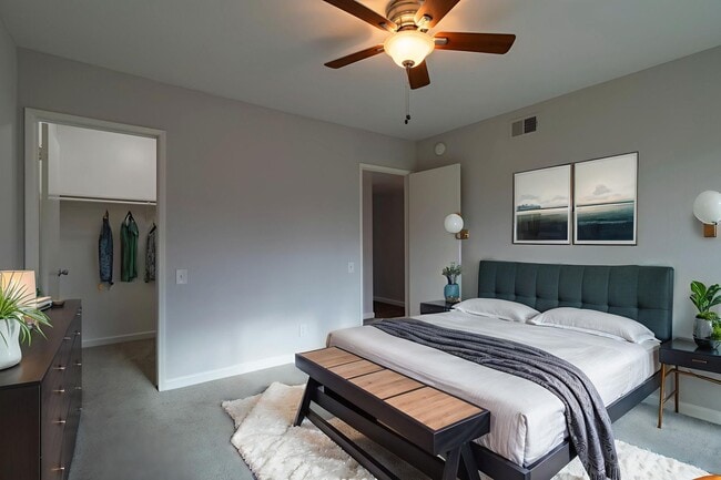 Interior Photo - Riverside Gardens