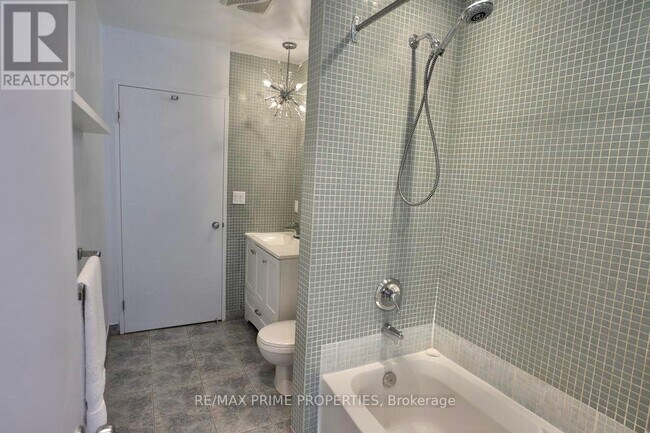 Building Photo - 383 Cumberland St