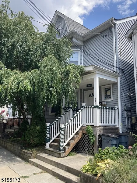 Building Photo - 270 N 9th St