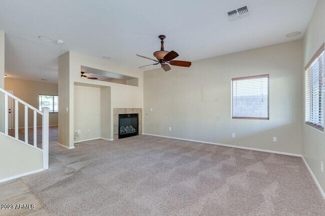 Foto del edificio - 44304 W Neely Dr