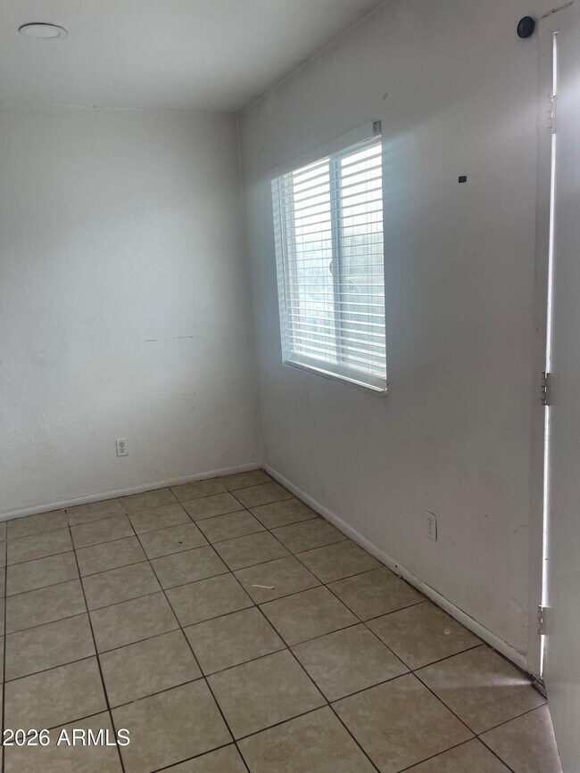 Foto del edificio - 2240 W Southern Ave