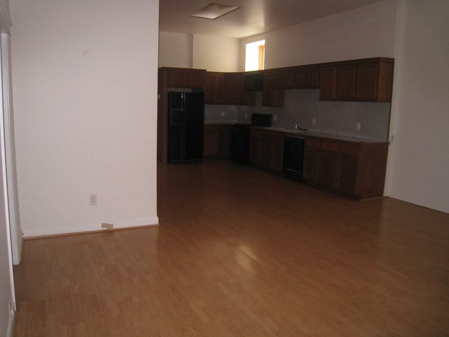 Building Photo - 1143 W Patterson Ave