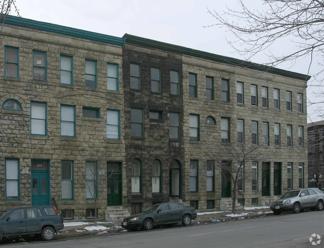 Building Photo - 1820-1830 Saint Paul St