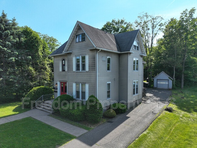 Photo - 242 N Main St House