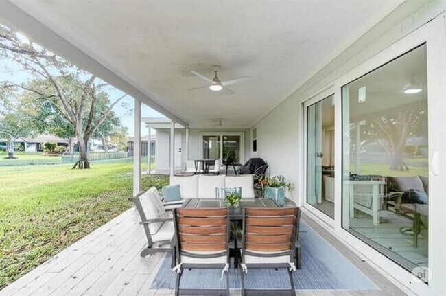 Foto del edificio - 11600 NW 26th St