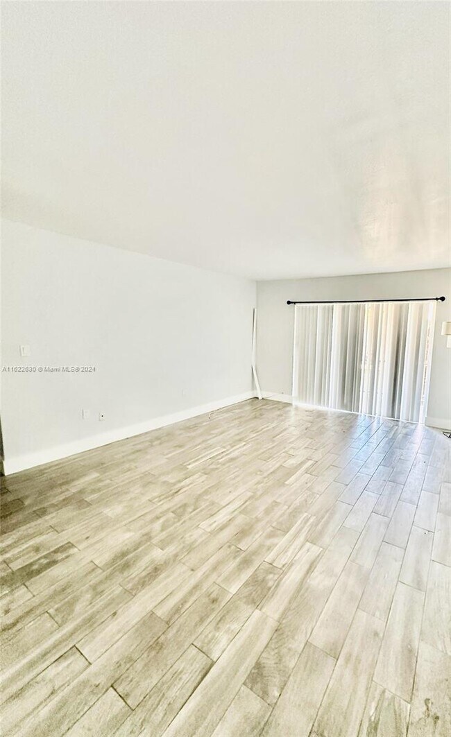 Building Photo - 7204 Fairway Dr