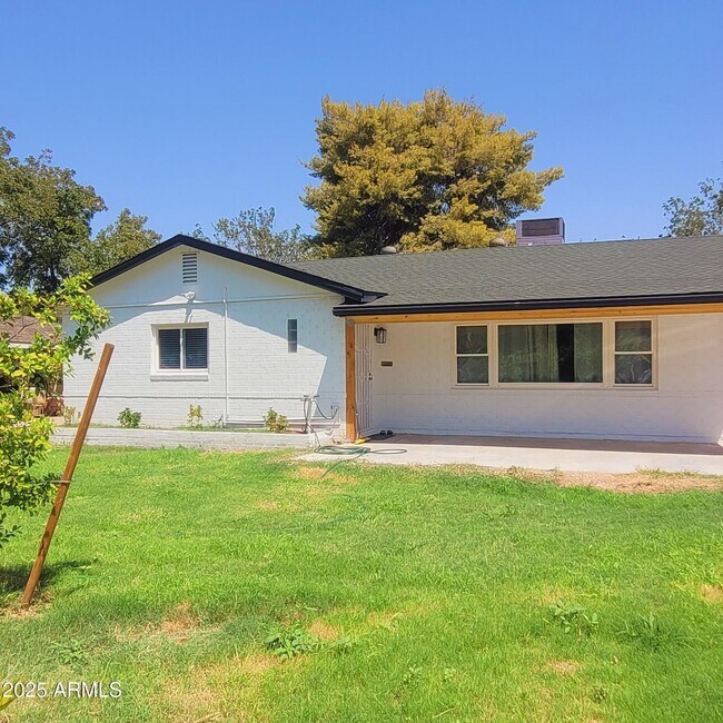 Foto del edificio - 4028 E Edgemont Ave