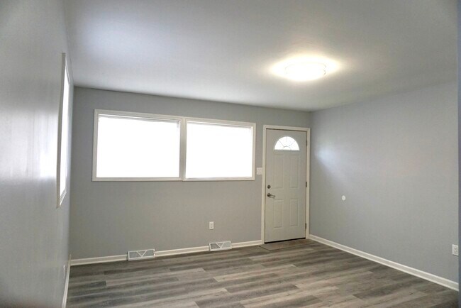 Building Photo - 4142 W 19th Pl