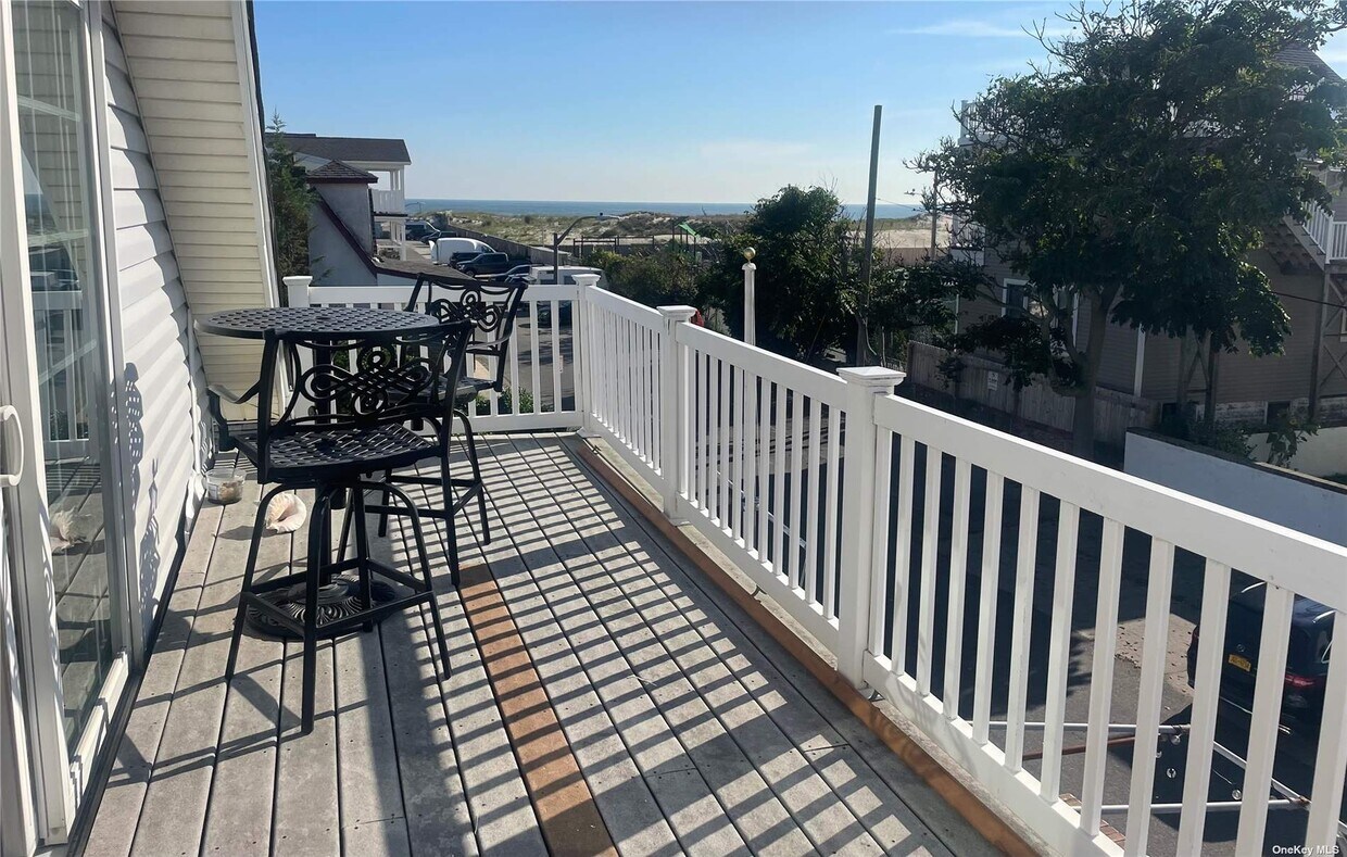 40 Nevada Ave, Long Beach, NY 11561 Room for Rent in Long Beach, NY