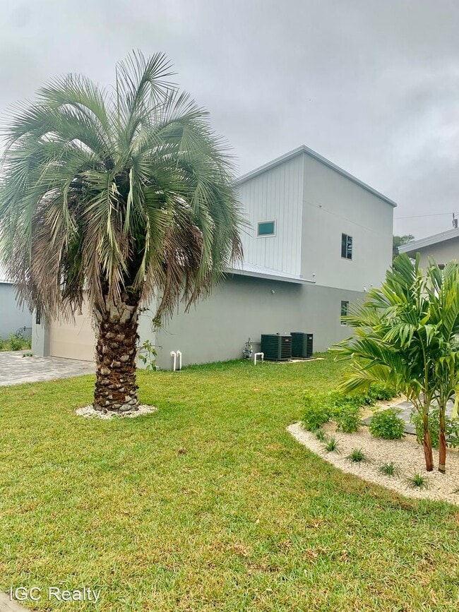 Foto del edificio - 4 br, 3.5 bath House - 2158 Country Club Rd