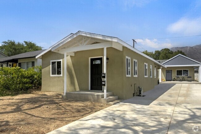 Building Photo - 3251 Mataro St