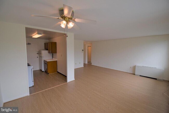 Foto del edificio - 6641 Wakefield Dr