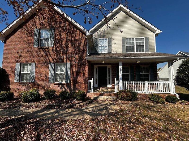 Primary Photo - 449 Winding Bluff Way