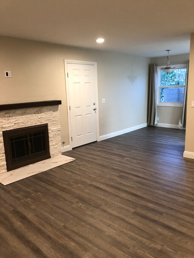 Building Photo - 5816 Panama Dr