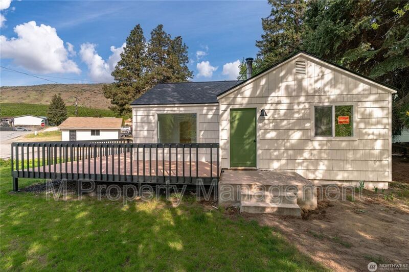 Primary Photo - 2394 Albin Dr