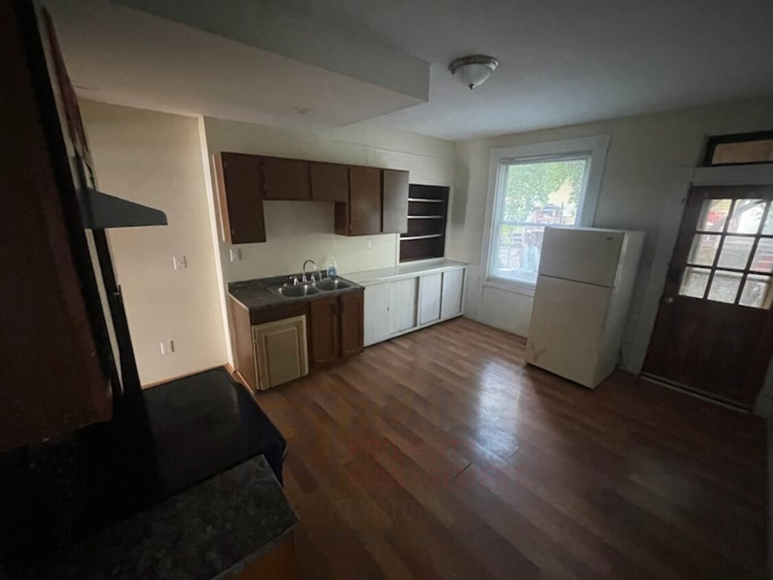 Primary Photo - Well Kept 2 Bedroom in Allentown Neighborh...