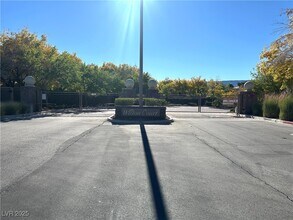 Building Photo - 2705 Sweet Willow Ln