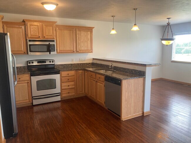 Foto del edificio - 7560 Crystal Ct