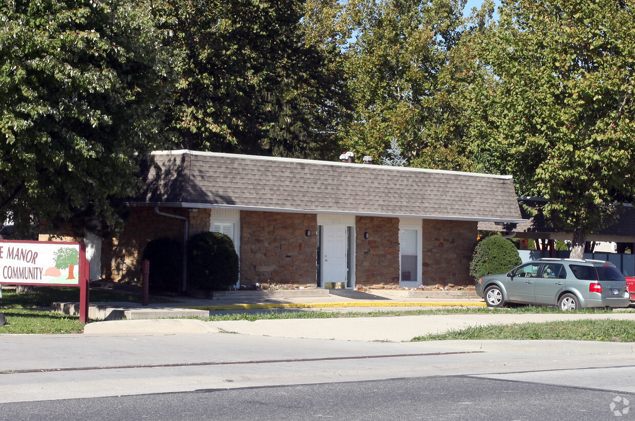 Primary Photo - 9530 Pendleton Pike