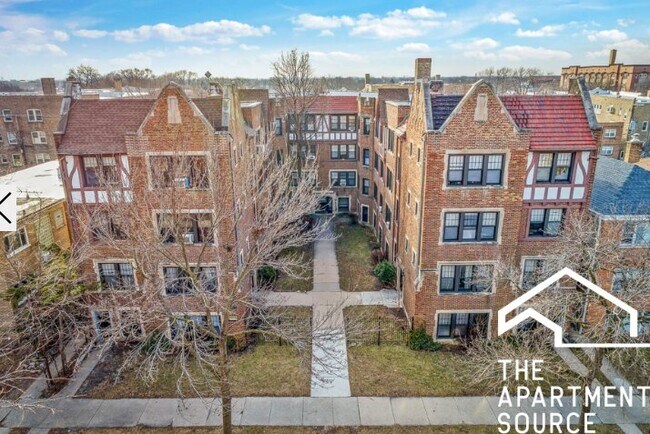 Building Photo - 2617 W Berwyn Ave