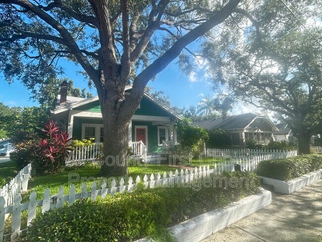 Foto del edificio - 616 Wilkie St