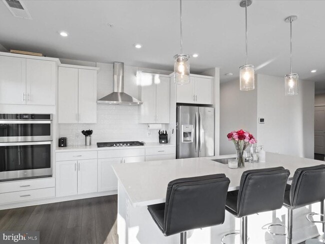 Building Photo - 100 St Ives Pl