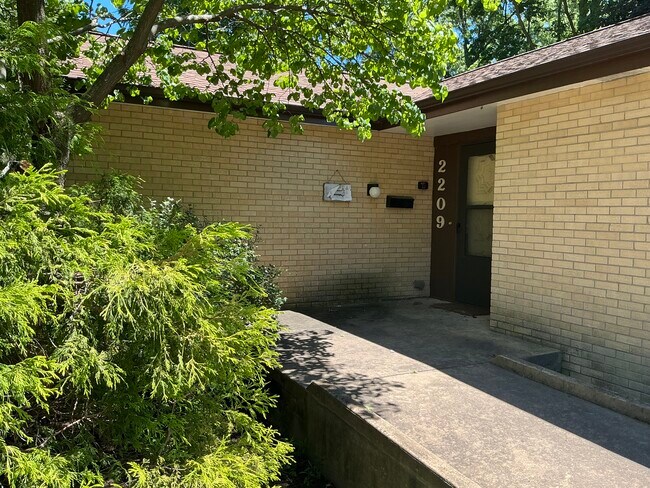Foto del edificio - 2209 Grange Cir