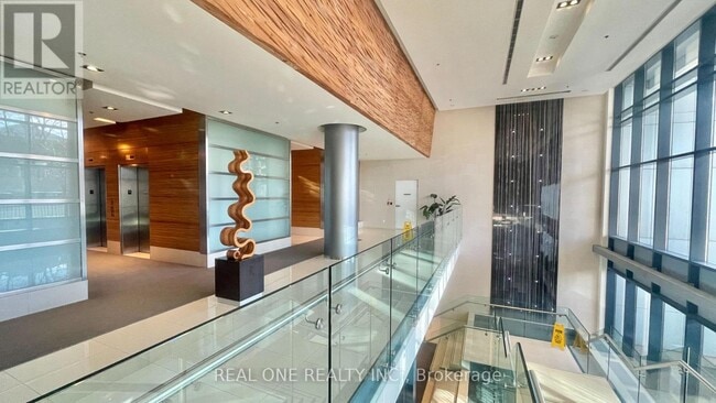 Photo du bâtiment - 2885 Bayview Ave