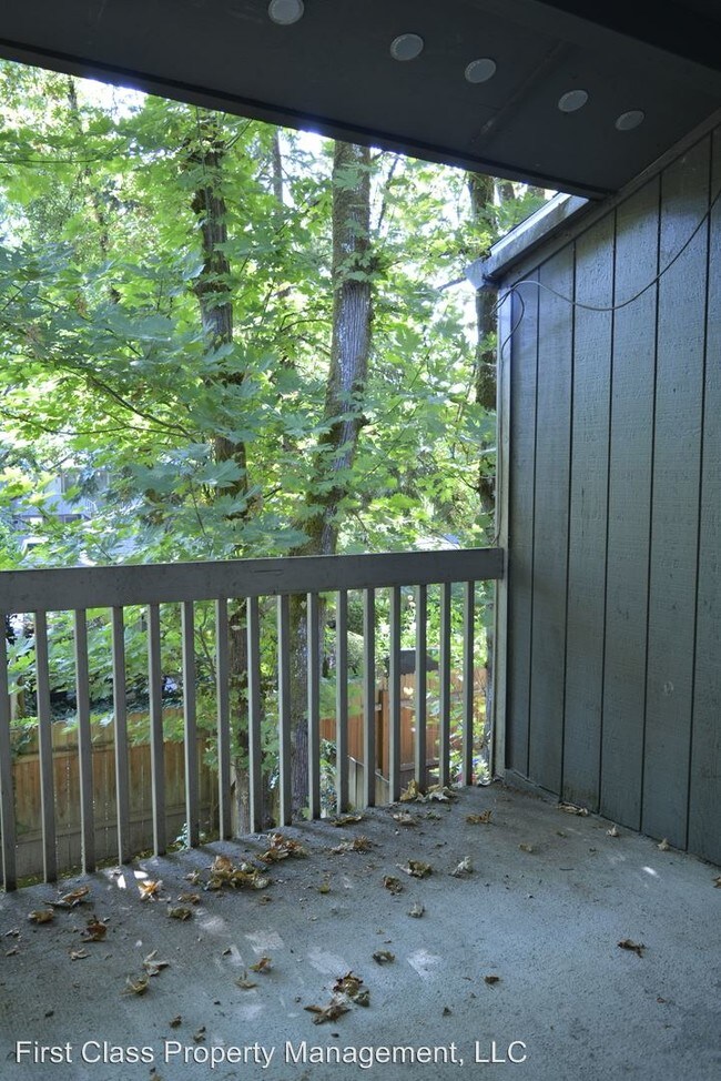 Building Photo - 4628 Oakridge Rd