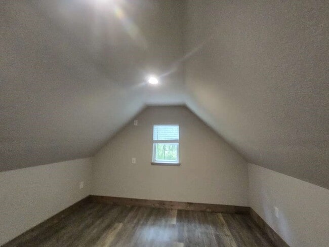 Building Photo - 667 Miller Dr