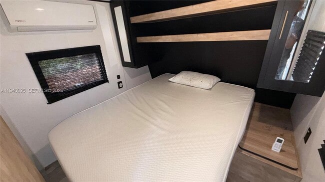 Foto del edificio - 19150 Flag Dr