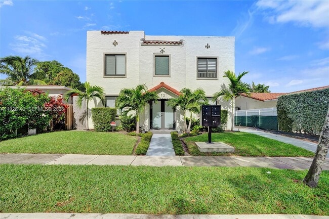 Building Photo - 1721 SW 13th St