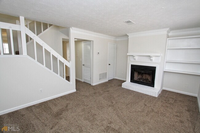 Building Photo - 3205 Highpoint Ct