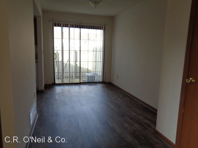 Foto del edificio - 5267-5277 Brandy Oaks Ln