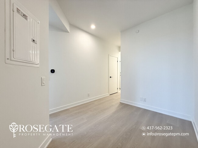 Building Photo - 1-Bedroom + Den Condo with 2 Bathrooms, Parking, Locker & Rogers Internet – Scarborough