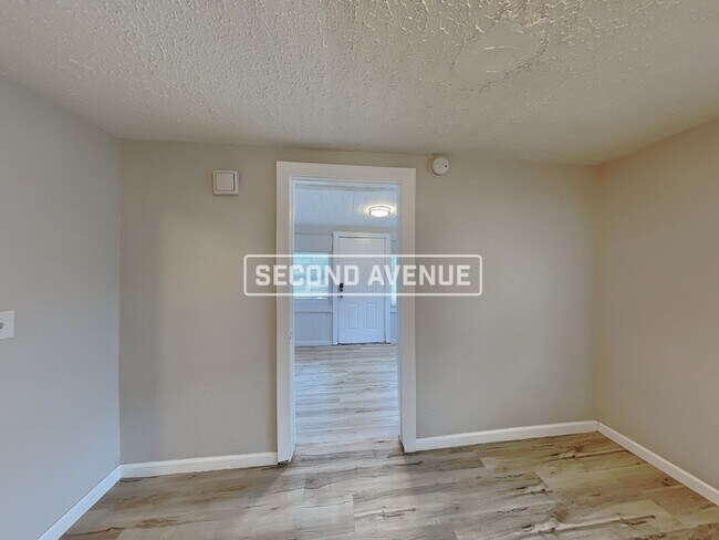 Foto del edificio - 1656 W 30th St