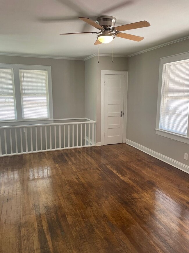 Building Photo - Highland 1 Bed Apartment