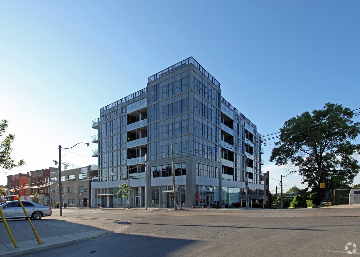 Photo principale - 625 Queen St E