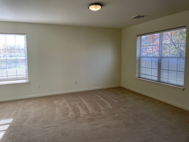 Building Photo - 1165 Maggie Rd