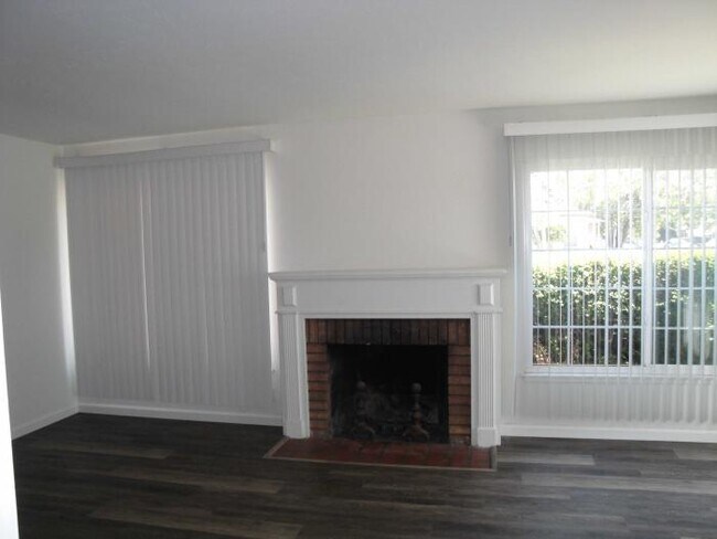 Building Photo - 2 bedroom in San Jose CA 95112