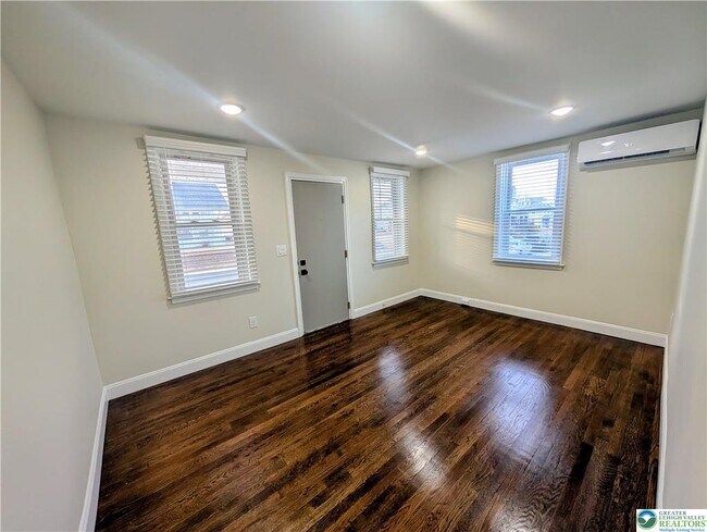 Building Photo - 1111 Catasauqua Rd