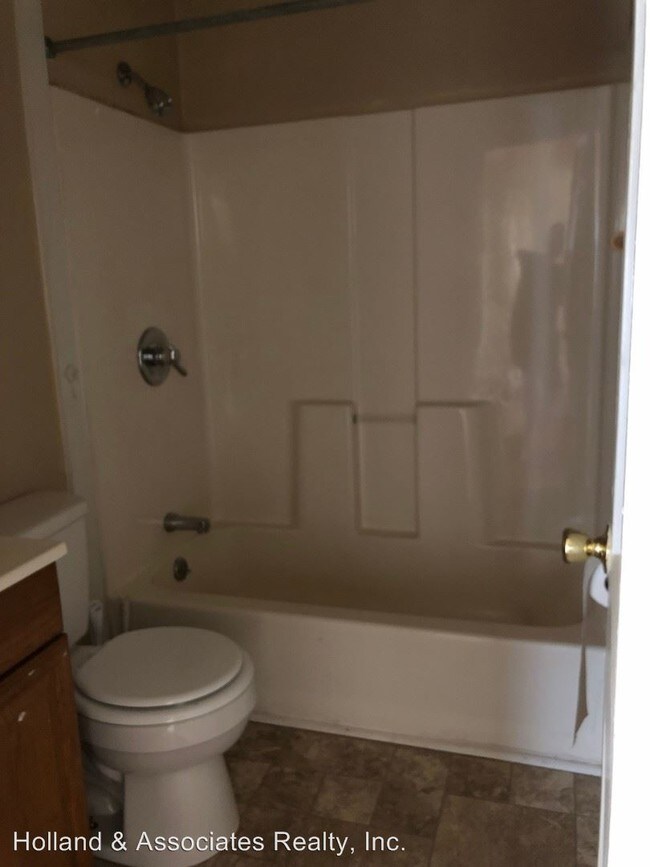 Building Photo - 2 br, 1 bath Apartment - 801 Bridge Street