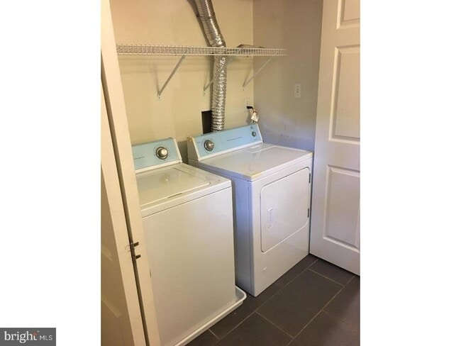 Building Photo - 540 South St