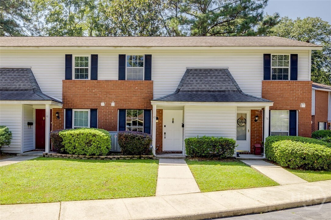 Foto principal - 49 Knollwood Cir