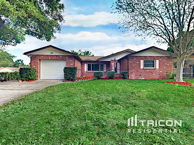 Building Photo - 202 Valley Dr