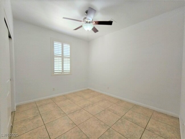 Building Photo - 3032 Camino Largo Ave