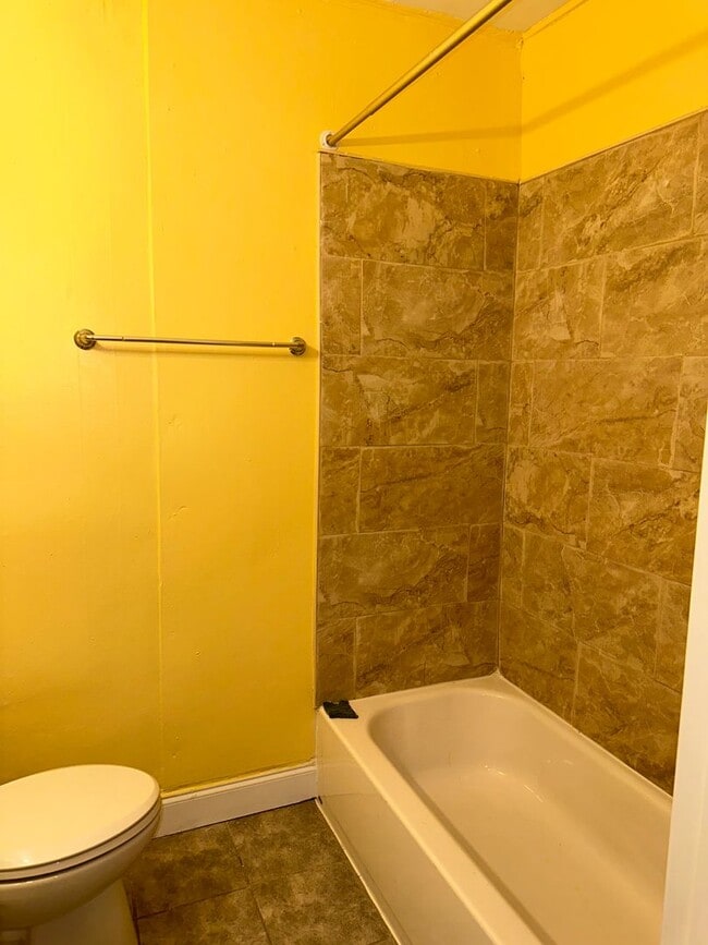 Building Photo - Spacious Home for Rent! Partially Finished...